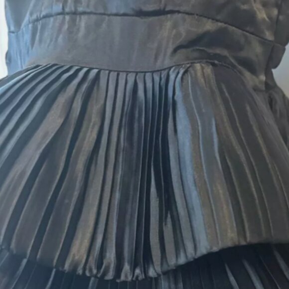 Gorgeous Brand New Sleeveless V-Neck Tiered Mini Dress by Maeve - Picture 11 of 16